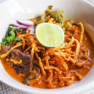  Khao Soi: Un exquisito curry con fideos que te transportará a las calles de Chiang Mai!