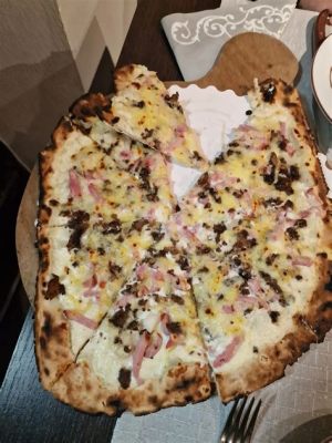  La Tarte Flambée: Un festín crujiente de sabores que te transportará a las calles empedradas de Nancy!