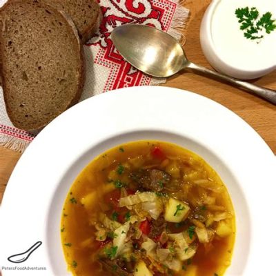 Shchi - Un plato reconfortante y vibrante que combina el sabor terroso de las verduras con la riqueza del caldo