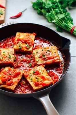  Tofu con Salsa de Camarón Picante: ¿Un Clásico Vegetariano con un Toque Marino Sorprendente?